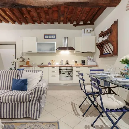 Appartement 1400's Apartment, Stylish Smart Ground Floor Inside Lucca