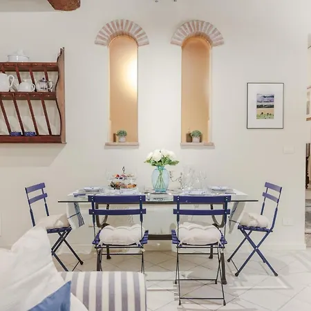 Daire 1400's Apartment, Stylish Smart Ground Floor Inside Lucca