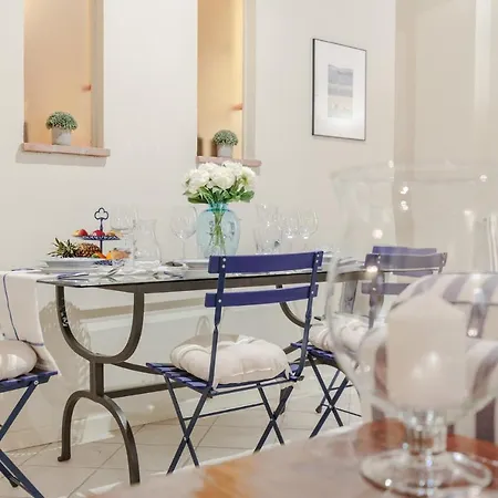 1400's Apartment, Stylish Smart Ground Floor Inside *