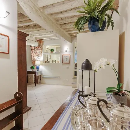 Daire 1400's Apartment, Stylish Smart Ground Floor Inside *