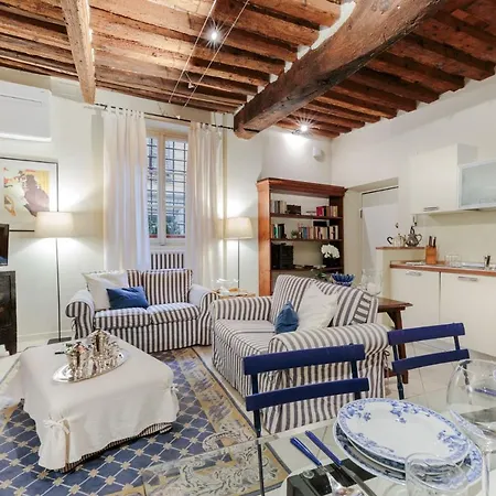 1400's Apartment, Stylish Smart Ground Floor Inside